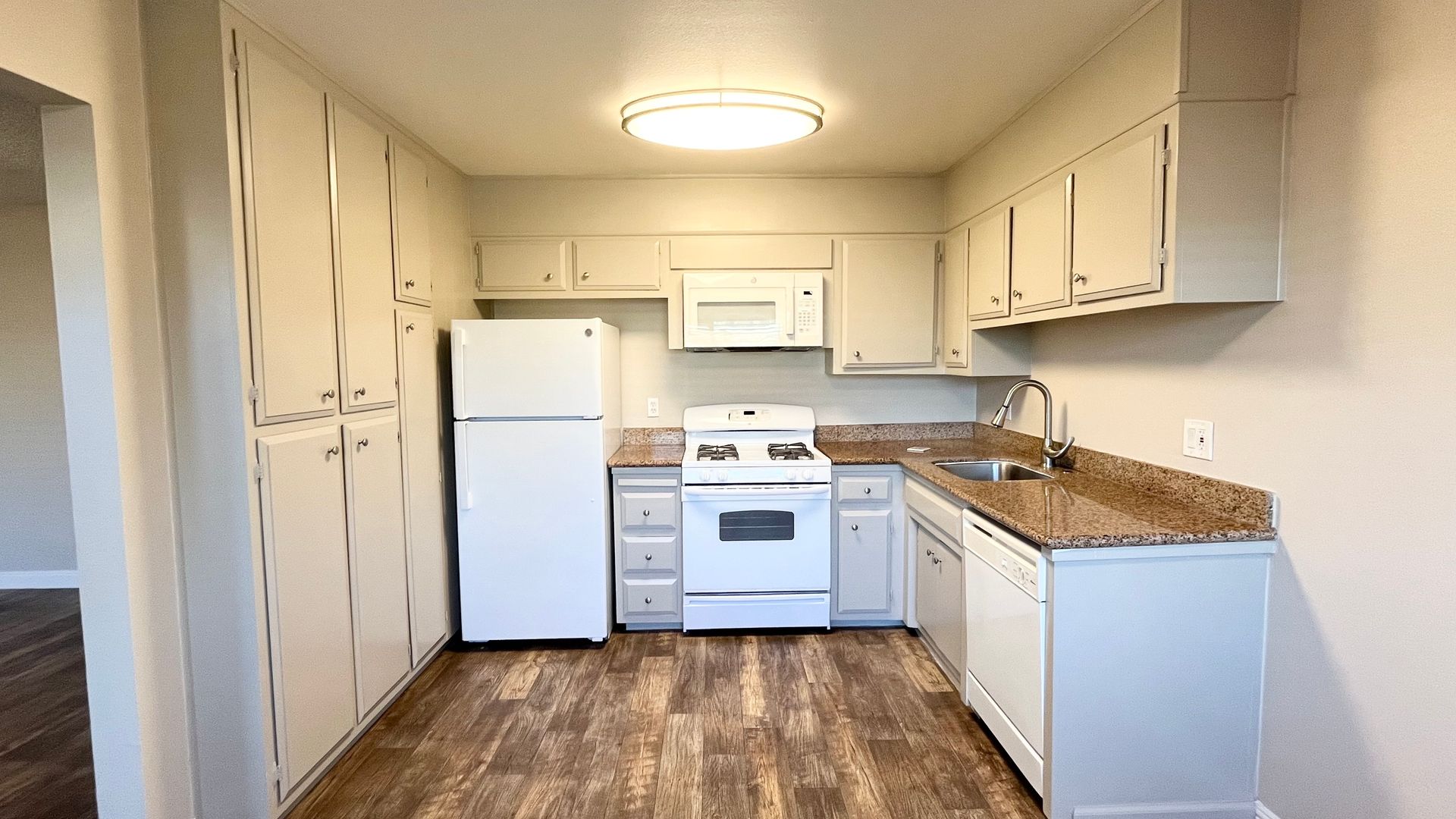 Sacramento Apartment: 5971 Lake Crest Way