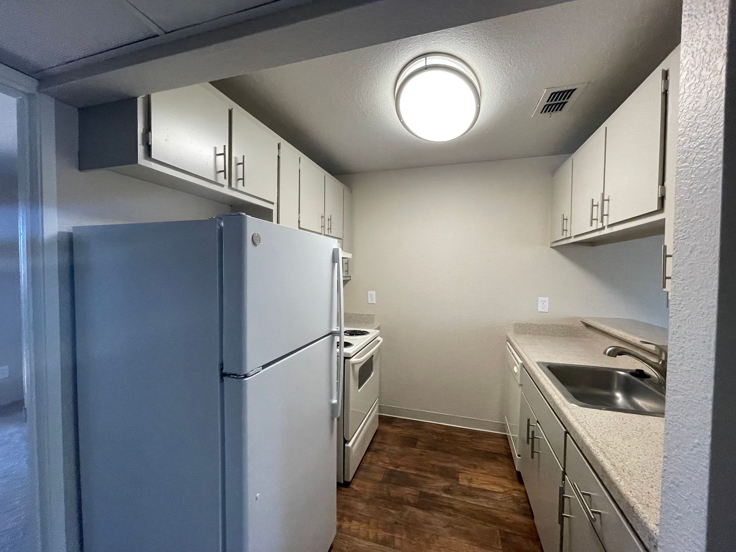 Country Lane Apartments