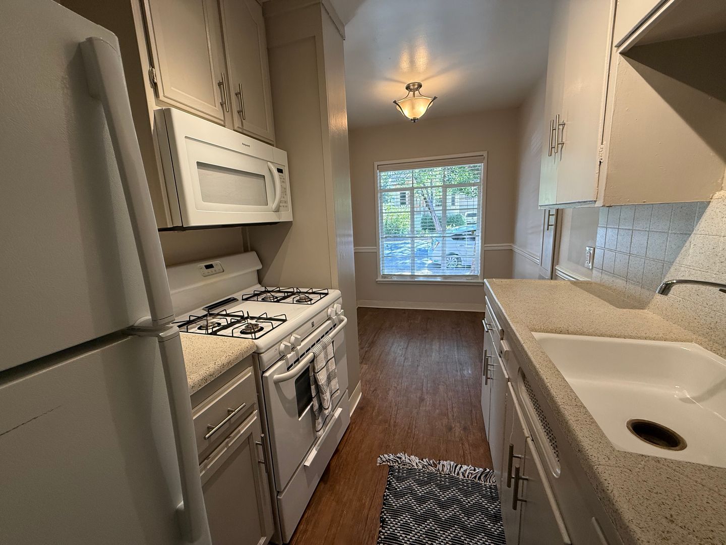Sacramento Apartment: 1716 O Street
