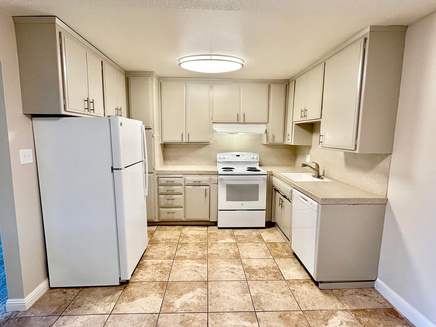 Sacramento Apartment: 5981 Lake Crest Way