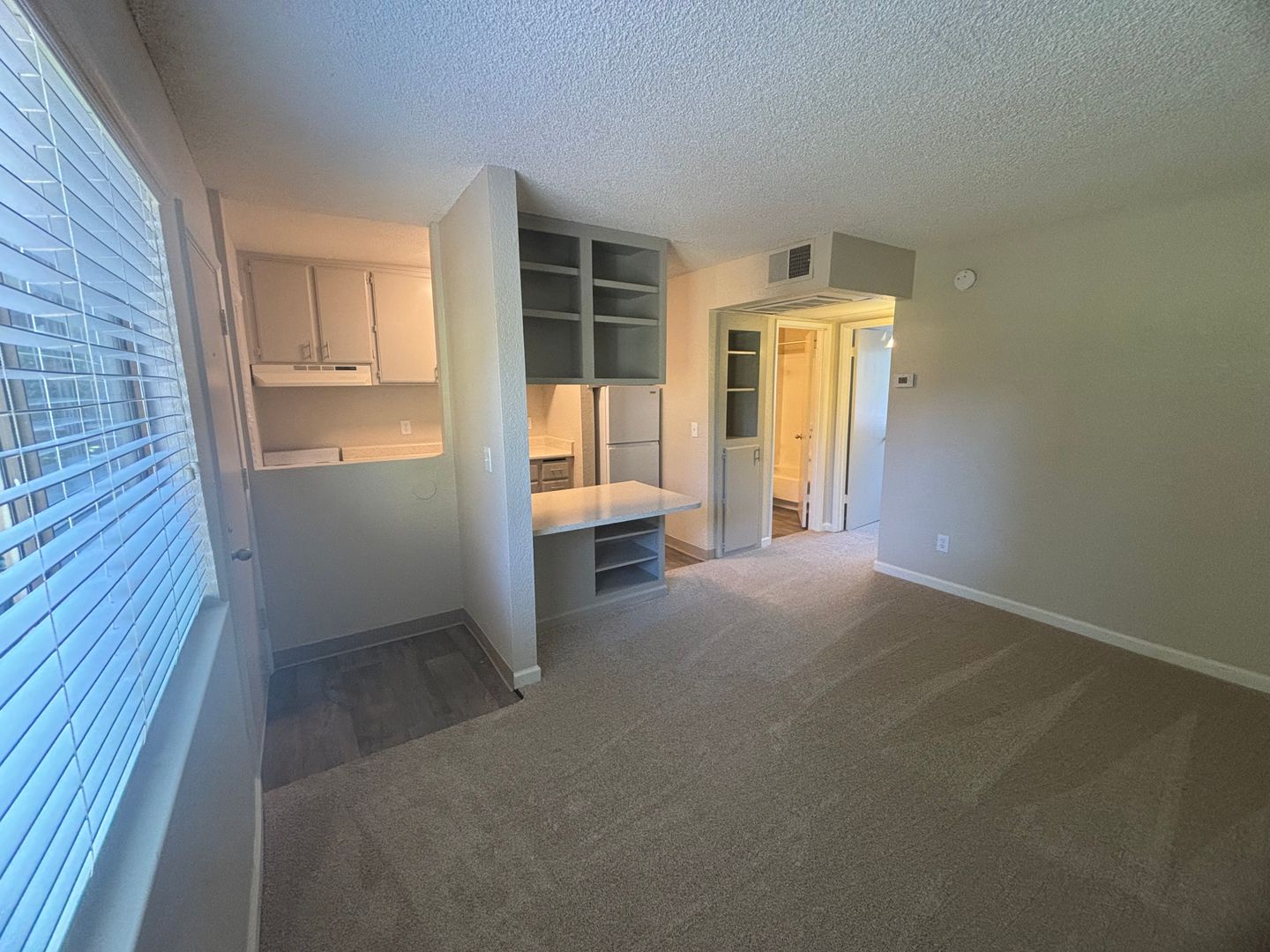 Carmichael Apartment: 5915 Kenneth Avenue