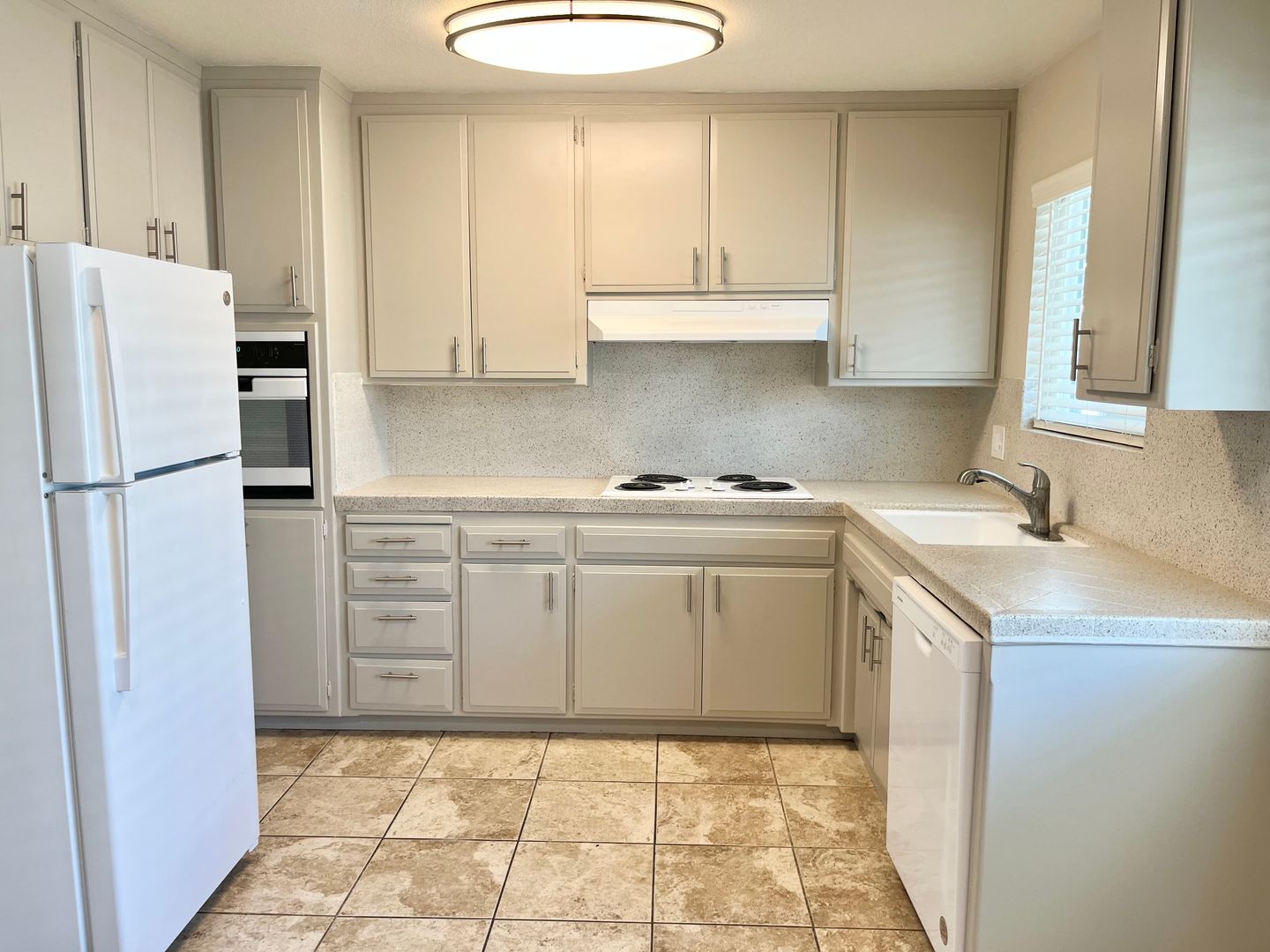 Sacramento Apartment: 5981 Lake Crest Way