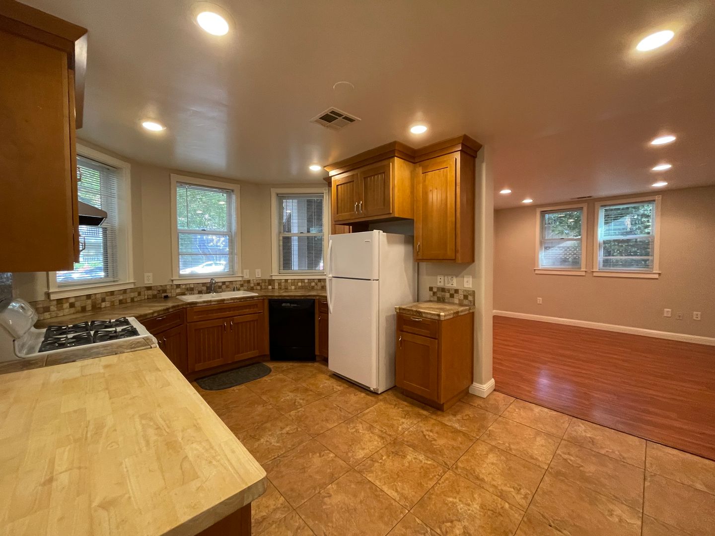 Sacramento Apartment: 1822-1824 T Street