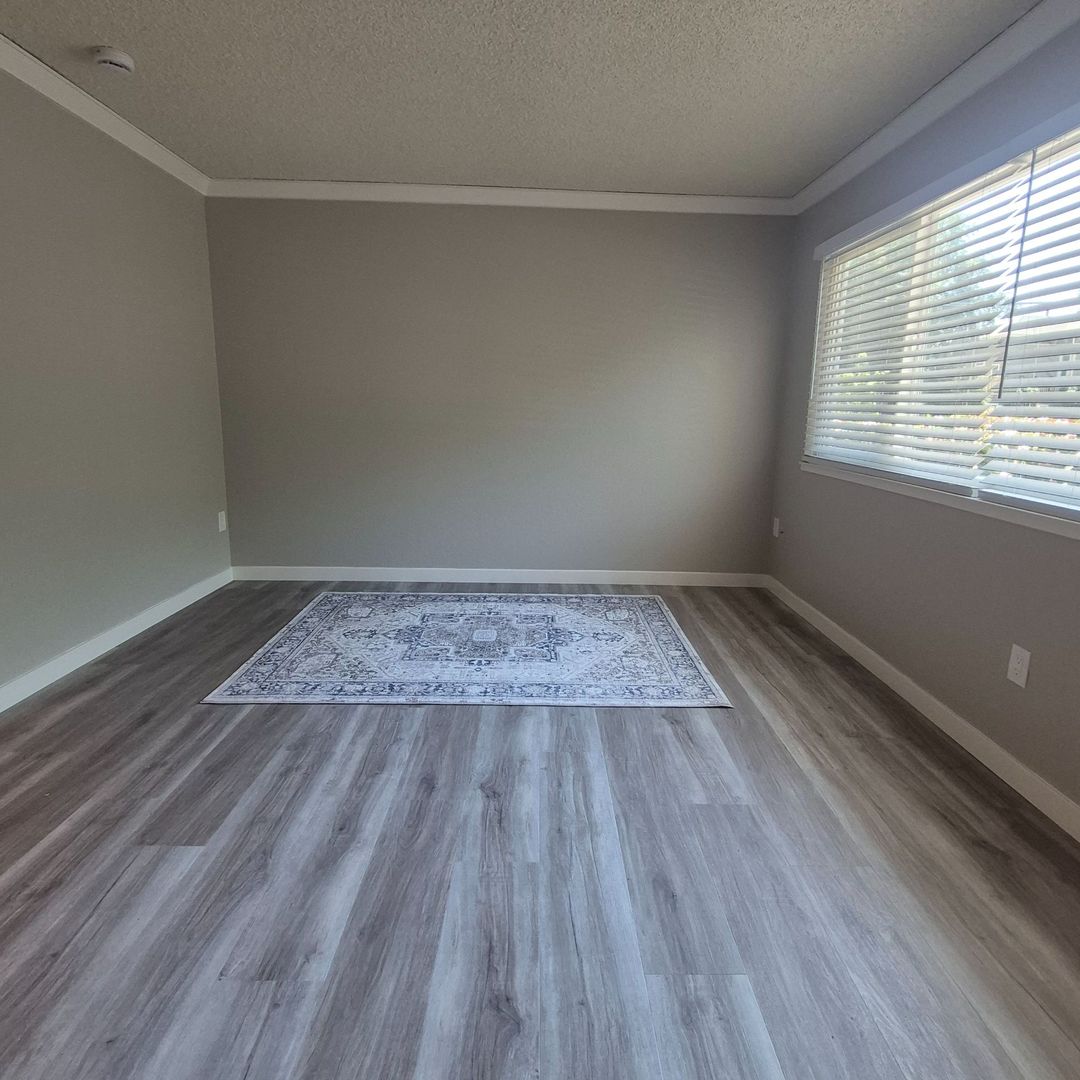 Stylishly Renovated 2-Bedroom in Midtown! $1,050 Lease Signing Bonus! 4 of 12