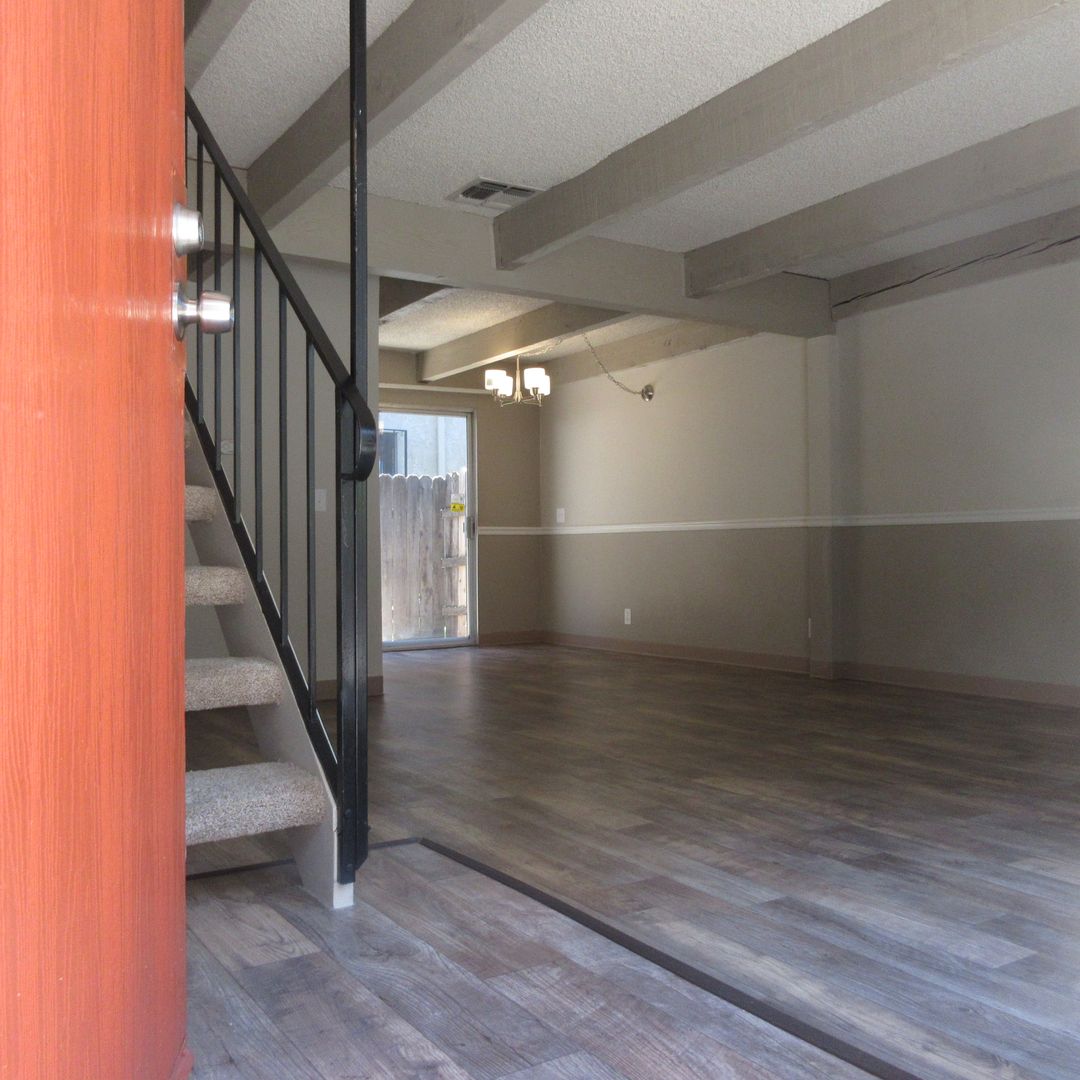 Sacramento Apartment: 2306 Capitol Avenue