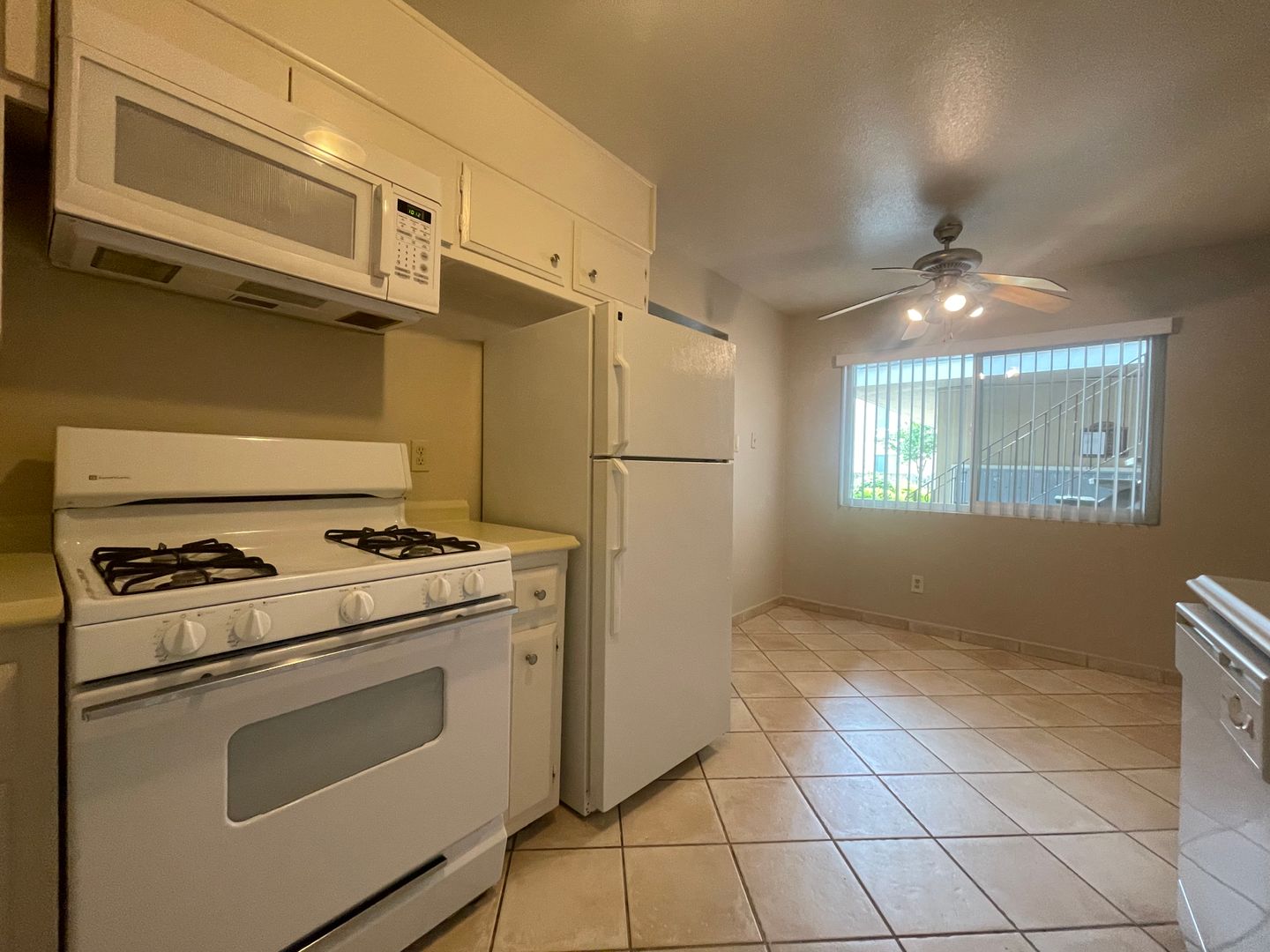 Sacramento Apartment: 5971 Lake Crest Way