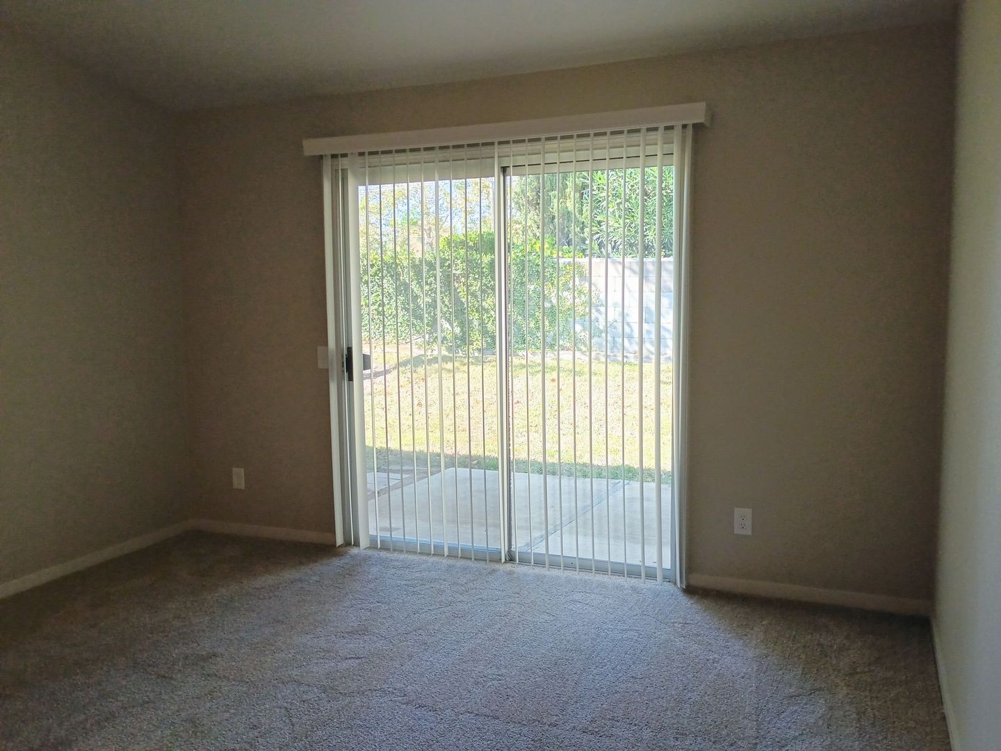 Poplar Avenue (7764) 3 of 7