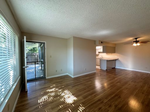 Dreamy Downstairs 2 Bedroom, Huge Patio, Central Air