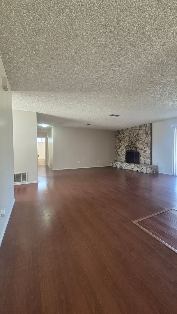 Hayward Drive (7338) 7 of 12