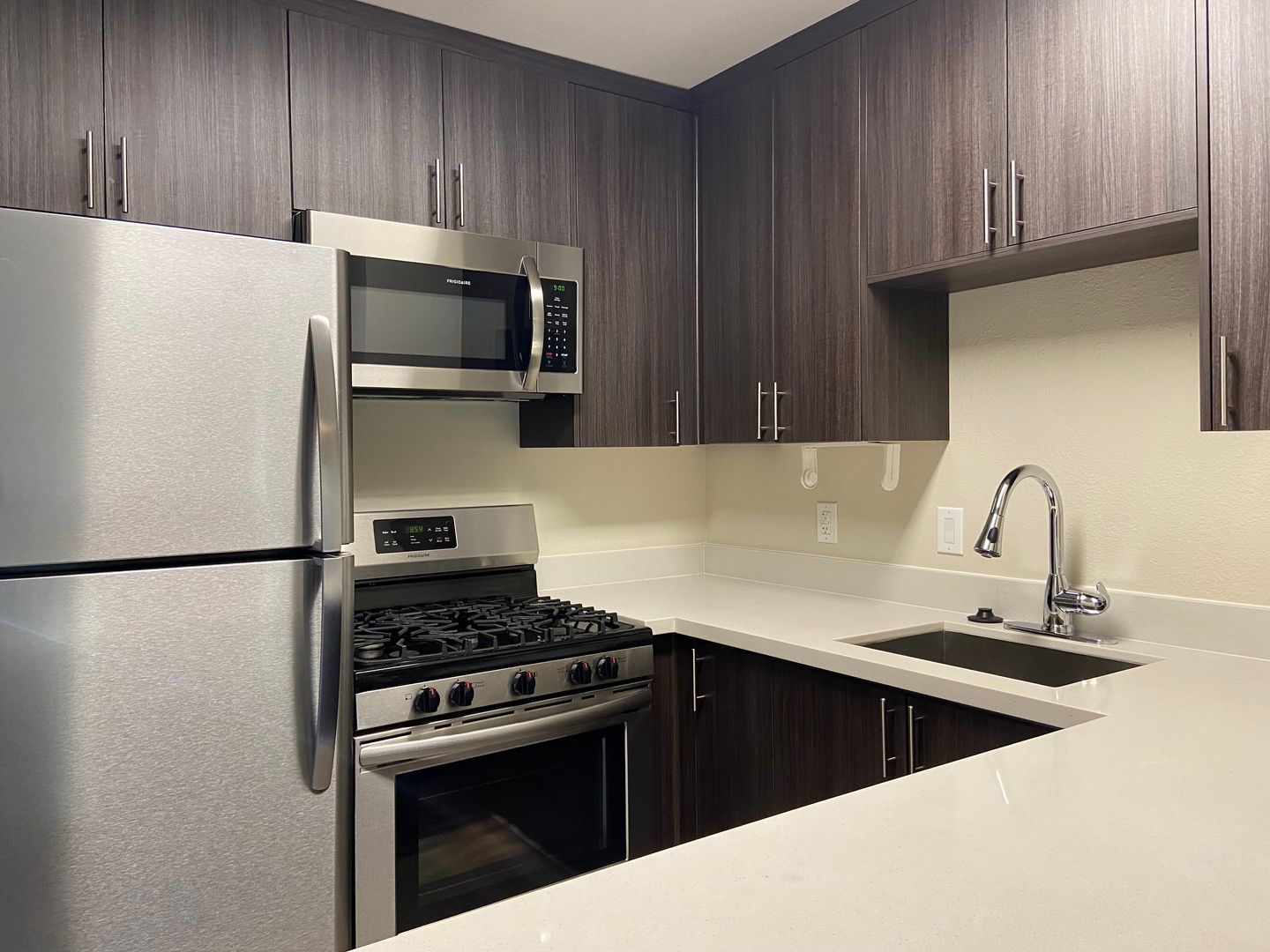 West Sacramento Apartment: 555 Douglas Street