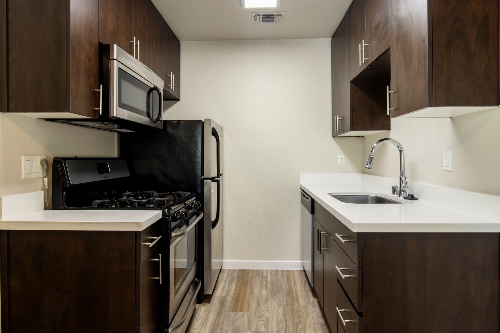 West Sacramento Apartment: 555 Douglas Street