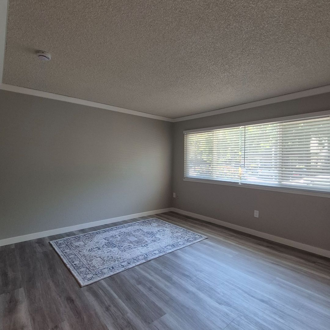 Stylishly Renovated 2-Bedroom in Midtown! $1,050 Lease Signing Bonus! 3 of 12