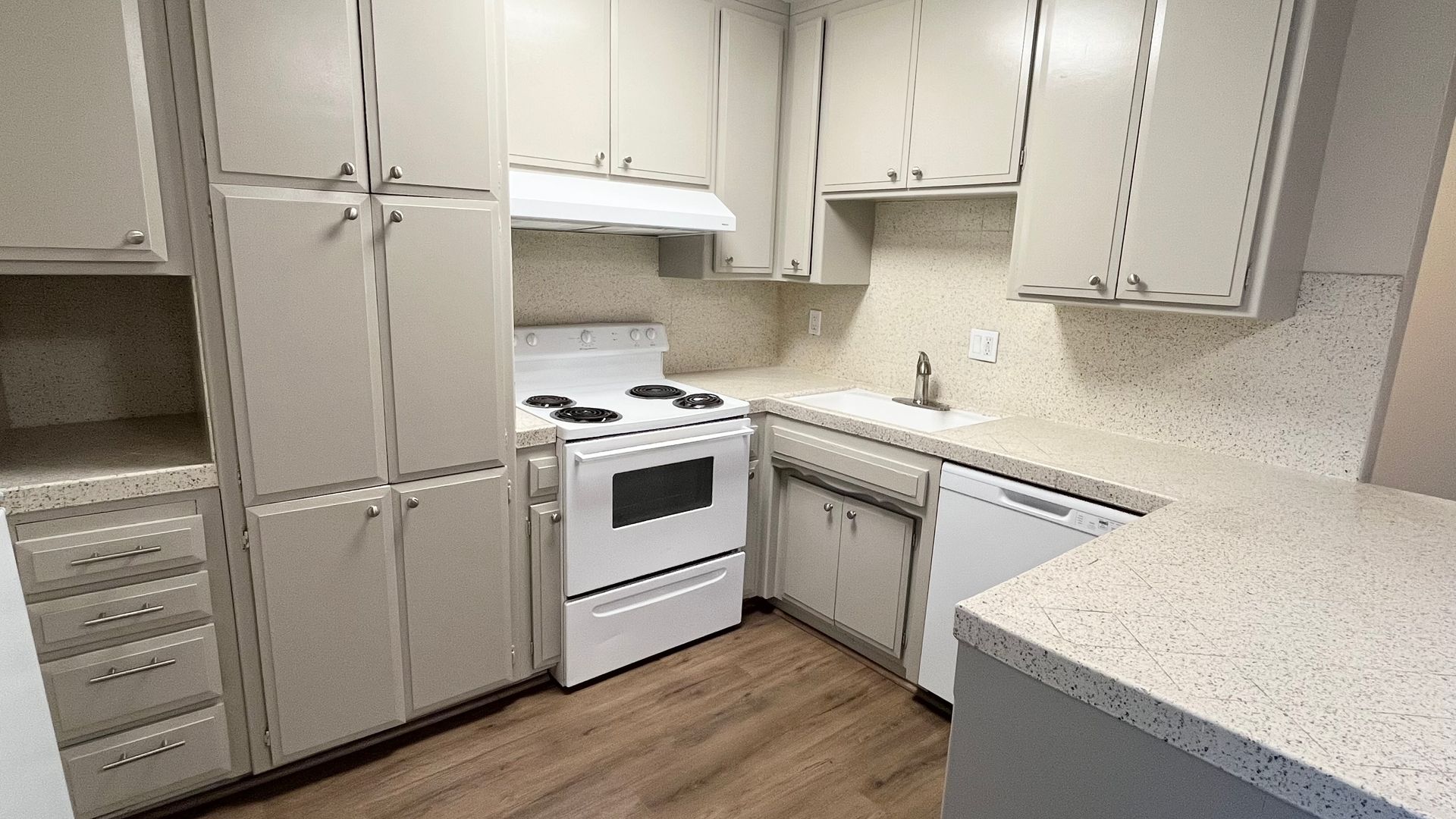 Sacramento Apartment: 5981 Lake Crest Way