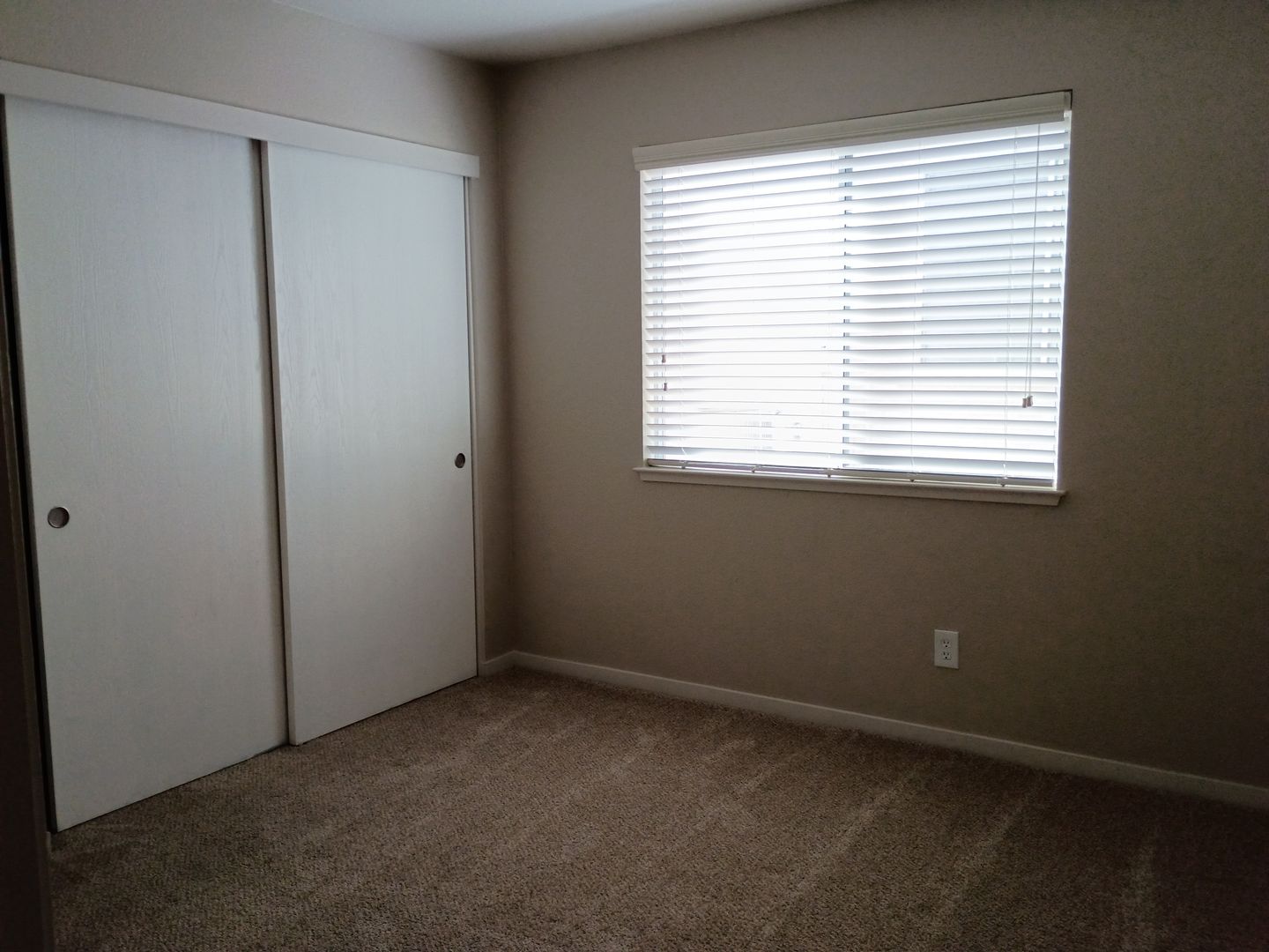 Poplar Avenue (7764) 5 of 7