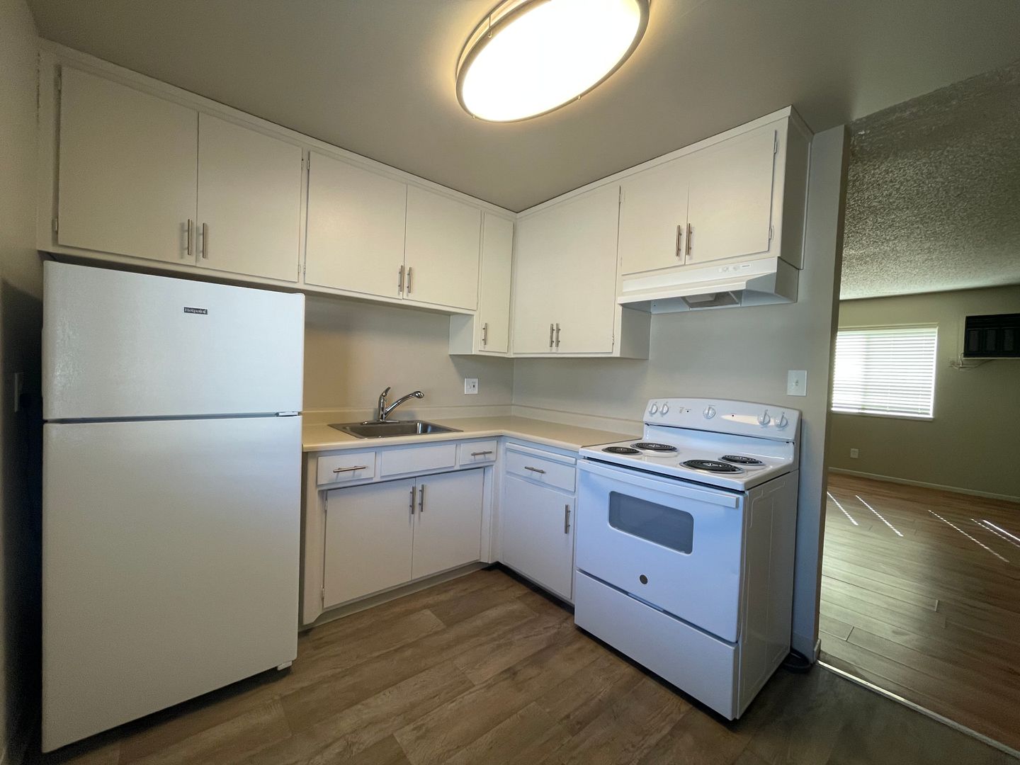 Camellia Manor Apartments 