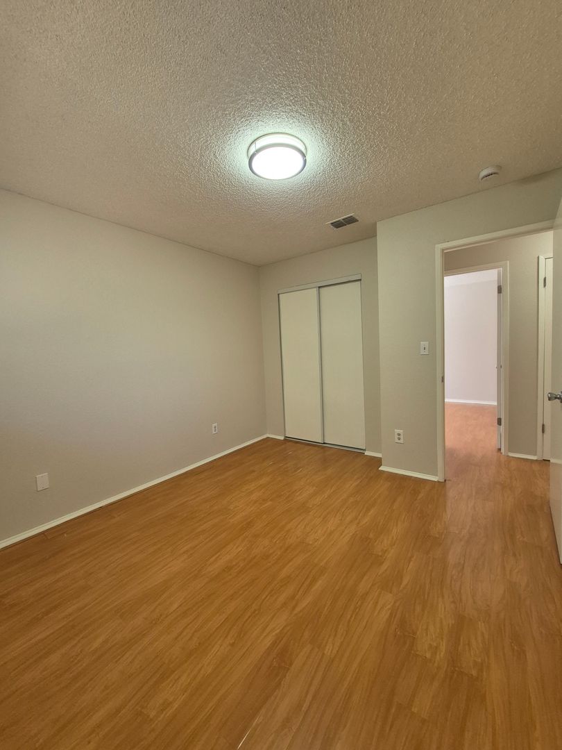 Blackthorne Way (7520) 10 of 12