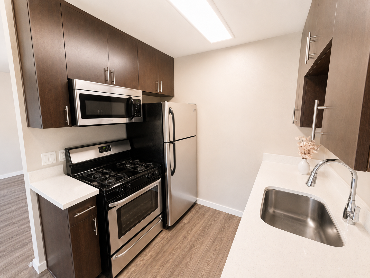 West Sacramento Apartment: 555 Douglas Street