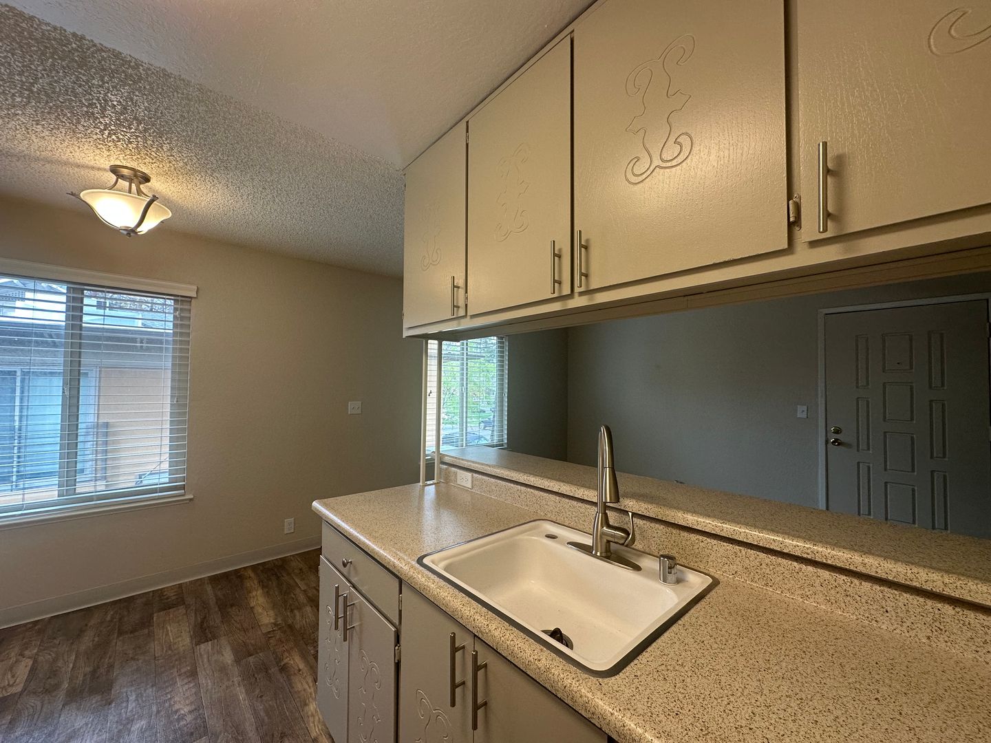 Sacramento Apartment: 2114 H Street