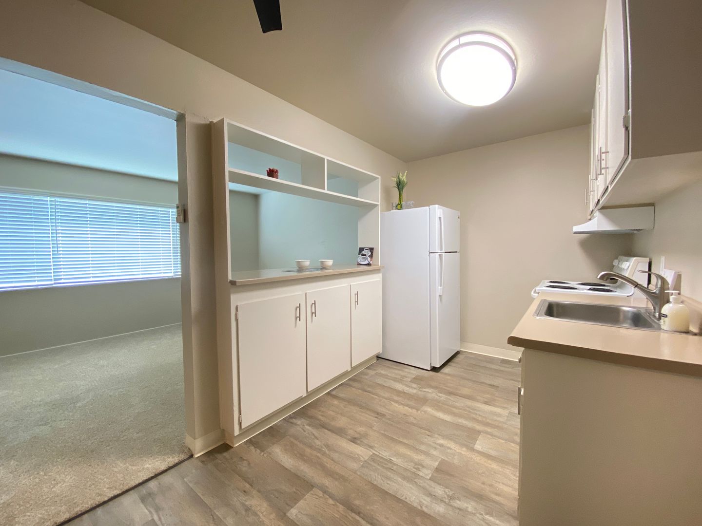 Sacramento Apartment: 2941 Marconi Avenue