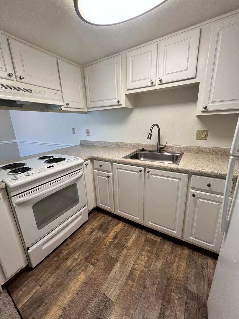 Fair Oaks Apartment: 4900 Stamas Lane