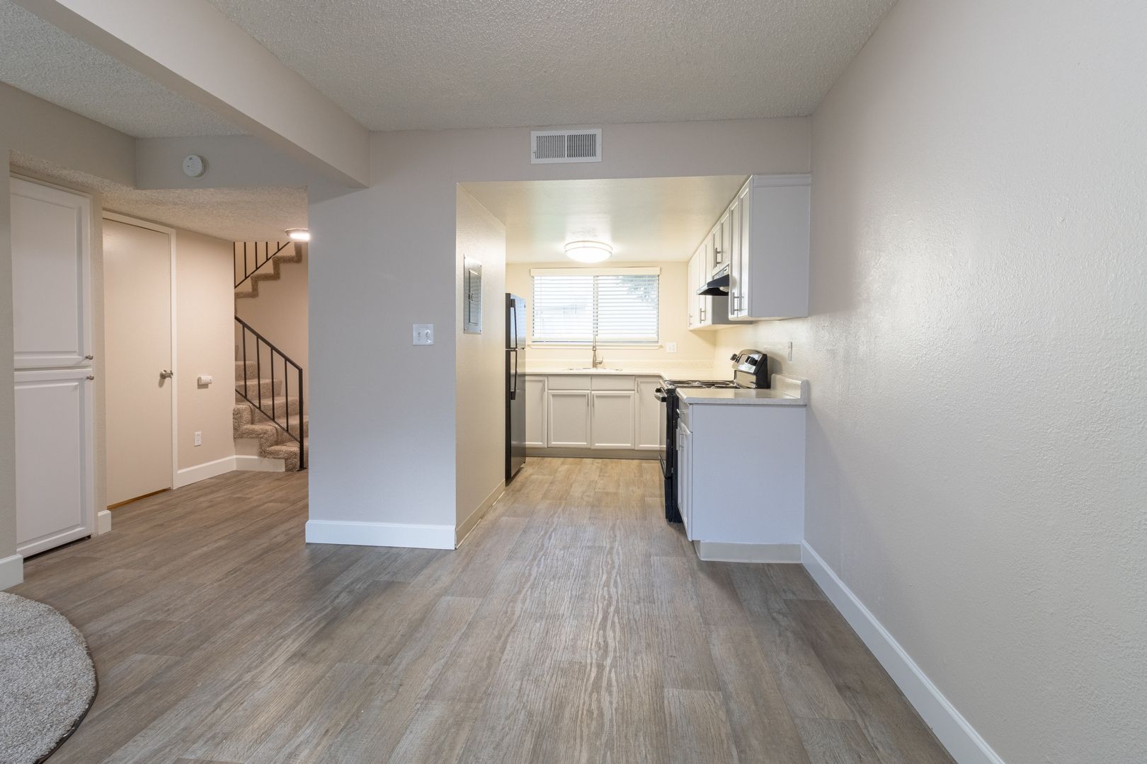Fair Oaks Apartment: 4900-4948 Stamas Lane