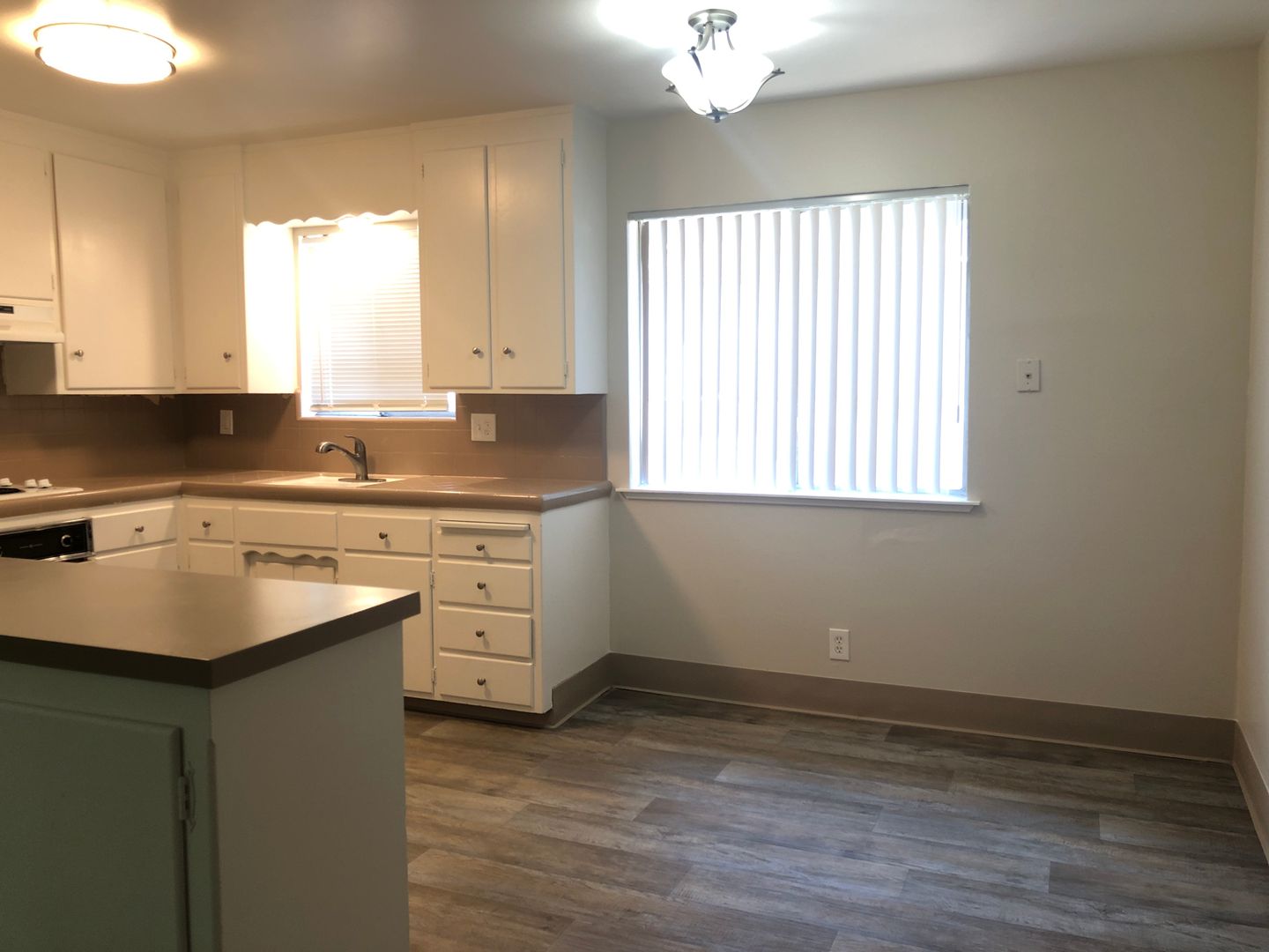 Sacramento Apartment: 5200 Riverside Blvd.
