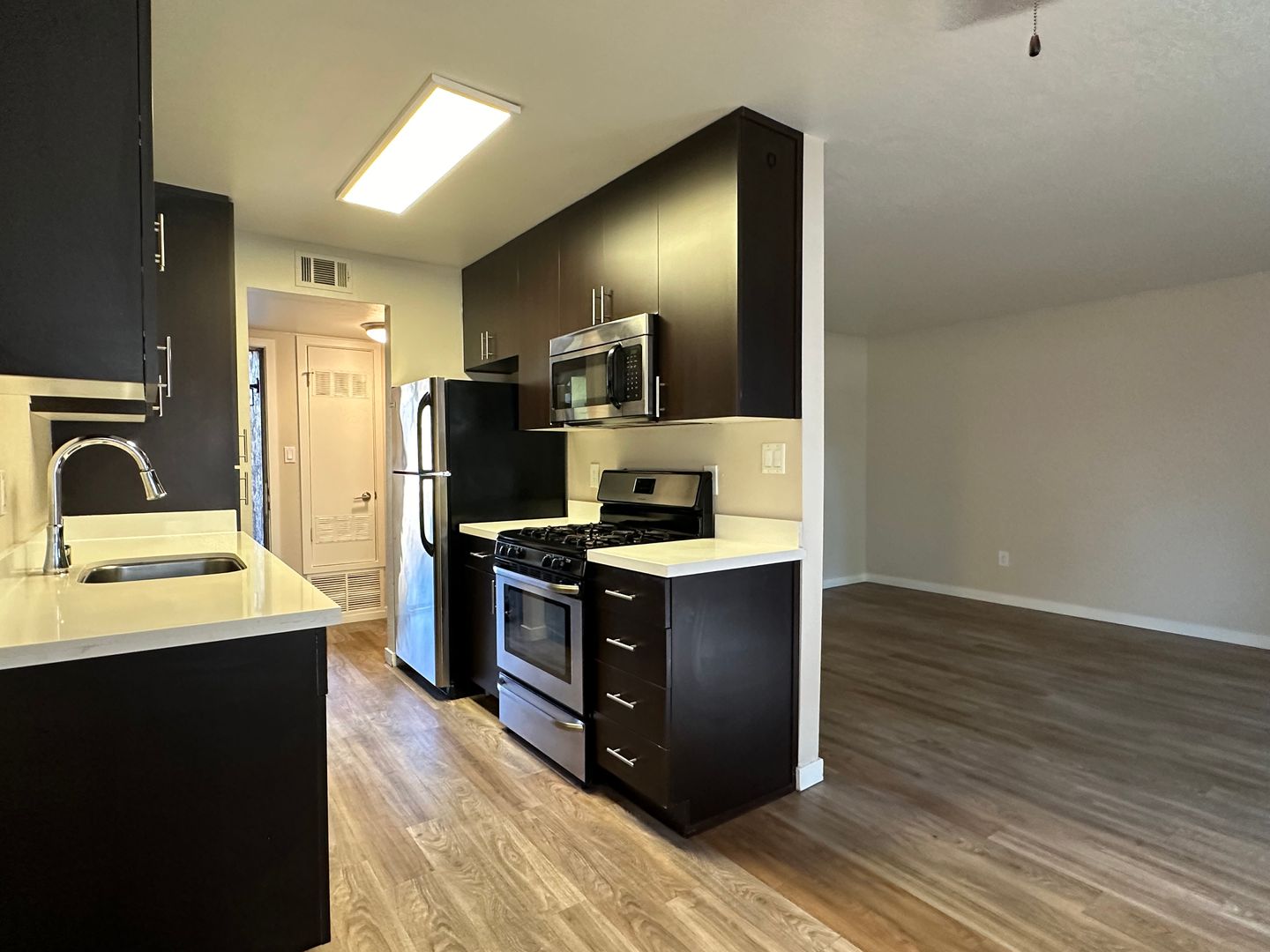 West Sacramento Apartment: 555 Douglas Street