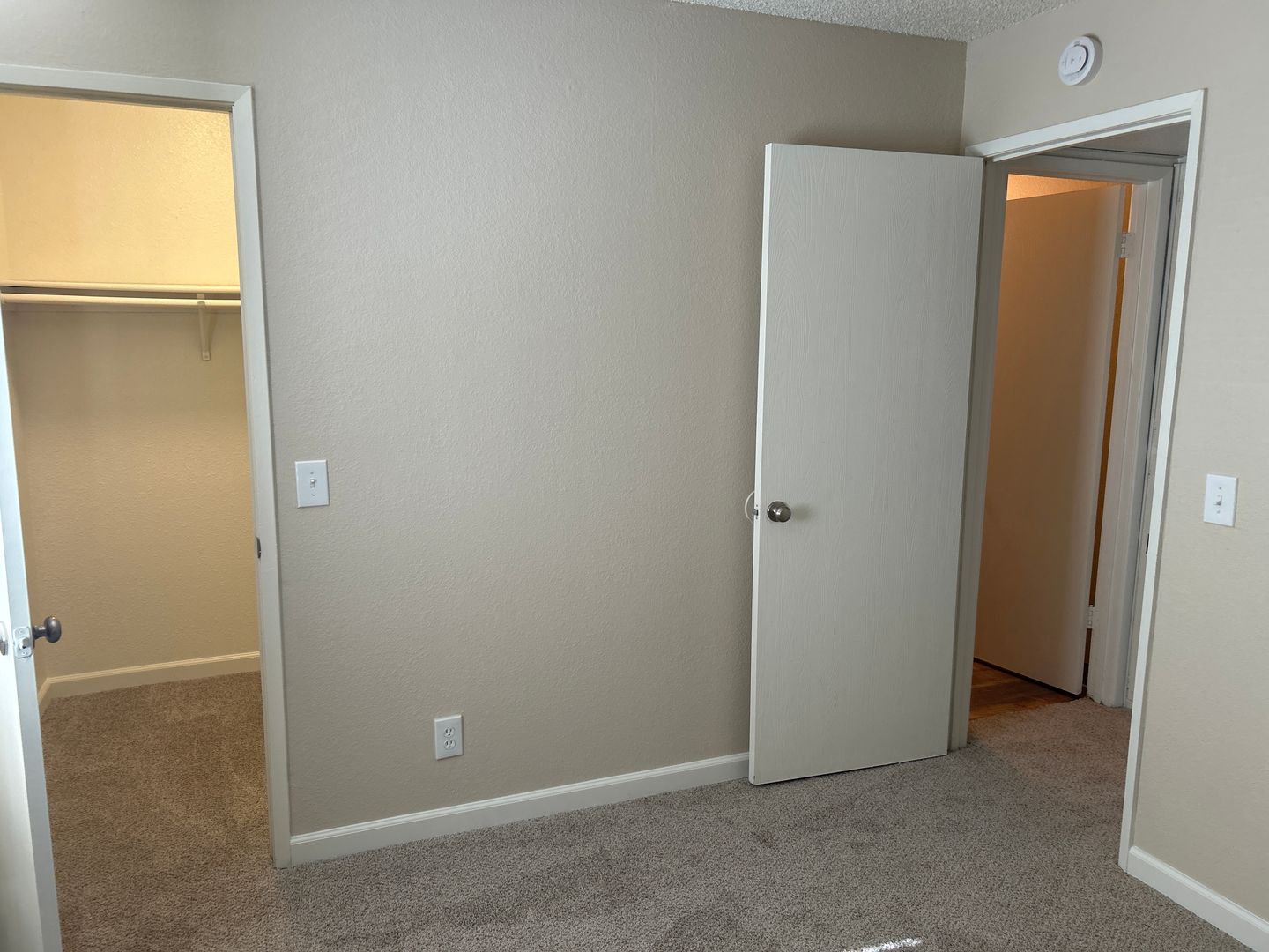 Walnut Avenue (2548) 16 of 16
