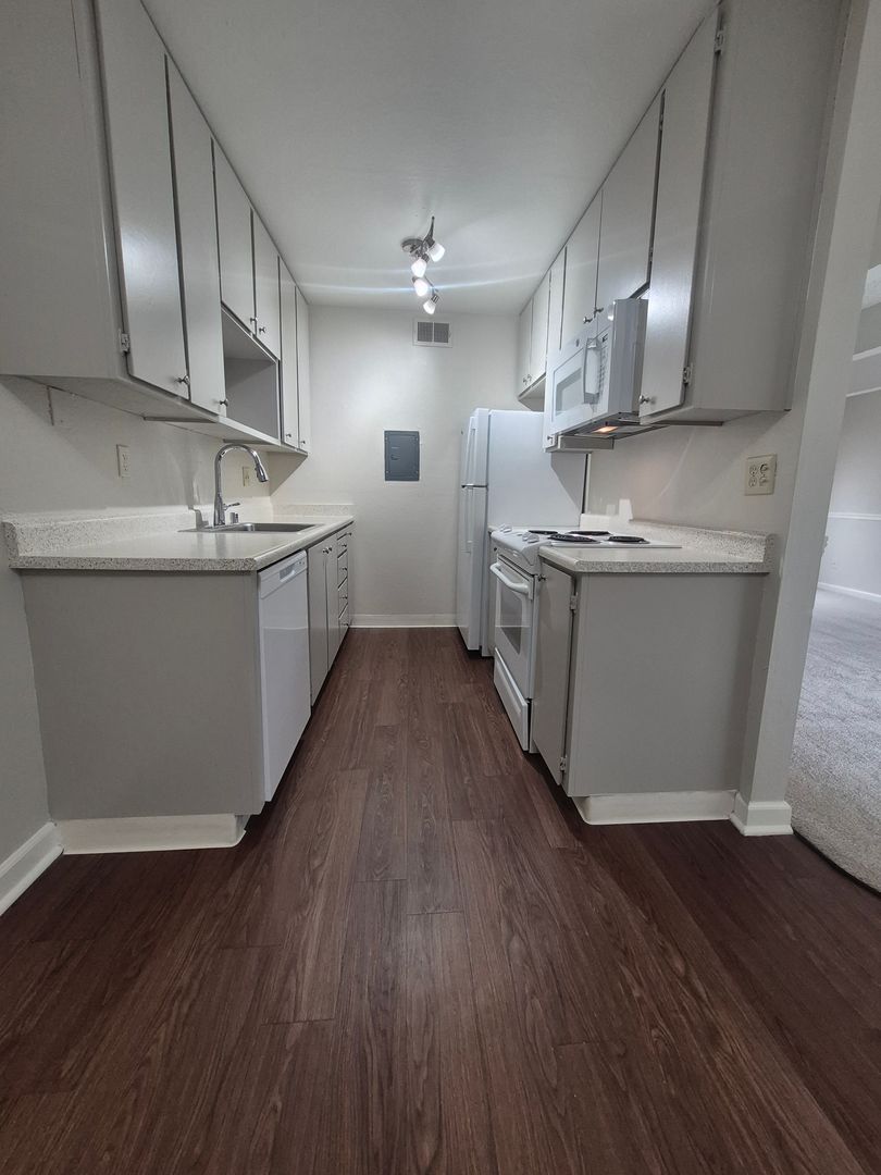 Sacramento Apartment: 2818 O Street