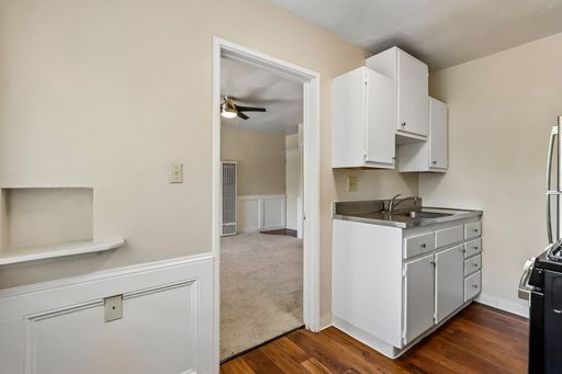Extra Roomy Studio with H Street Views + $700 Lease Signing Bonus, Must See! – photo 1