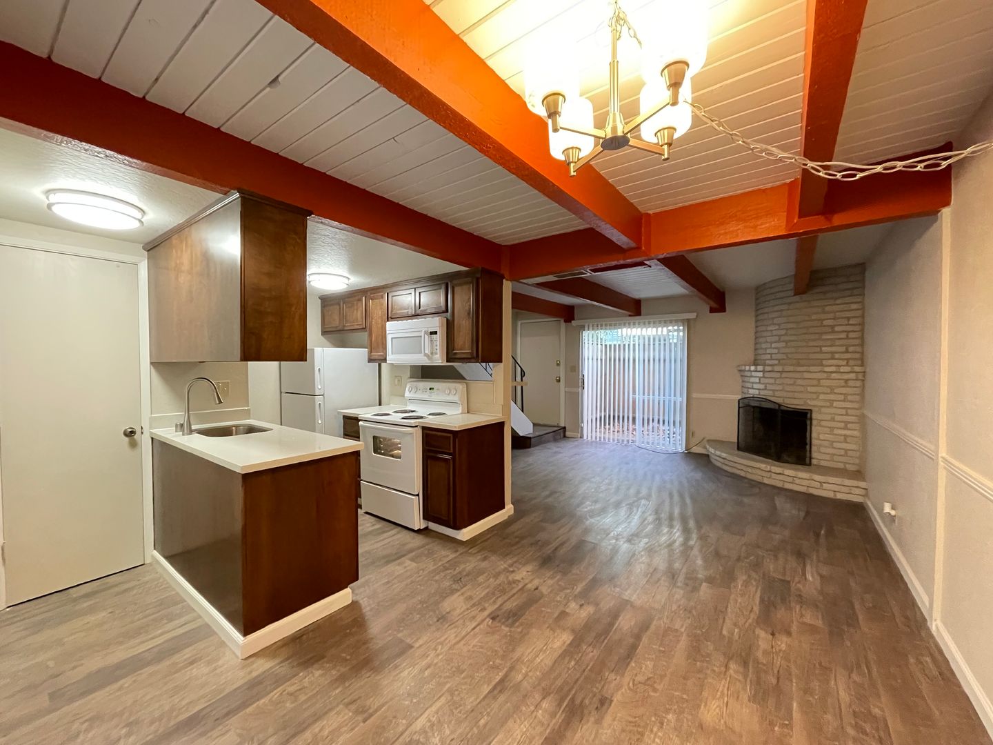 Sacramento Apartment: 2422 F Street