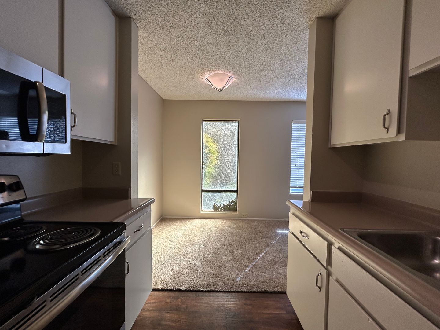 Sacramento Apartment: 1616 Q Street