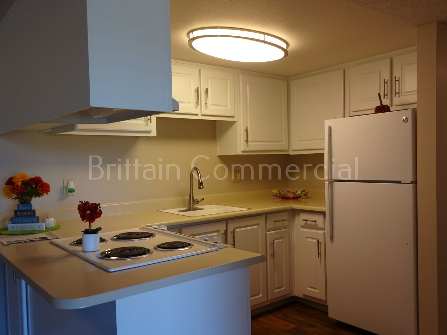 Fair Oaks Apartment: 4900-4948 Stamas Lane