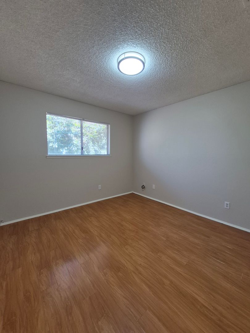 Blackthorne Way (7520) 9 of 12