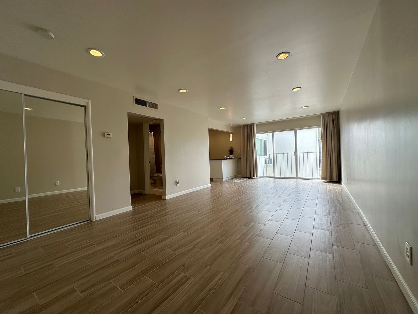 Sacramento Apartment: 2400 Q Street