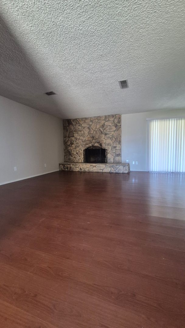 Hayward Drive (7338) 4 of 12