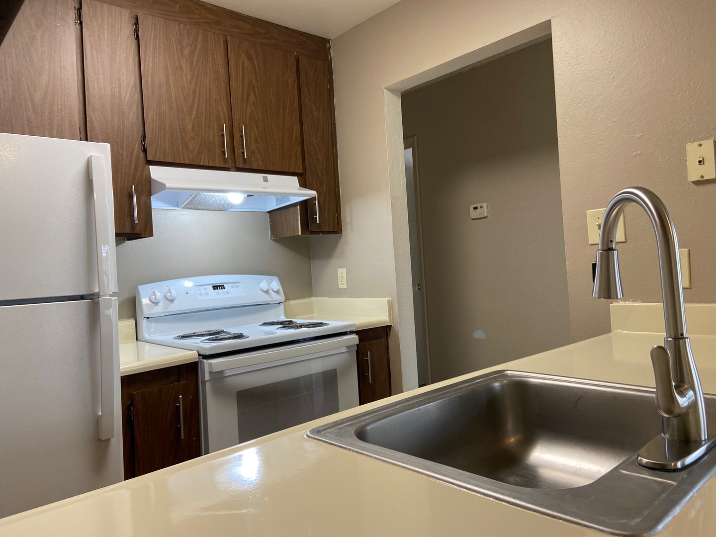 Elk Grove Apartment: 9521 Emerald Park Drive