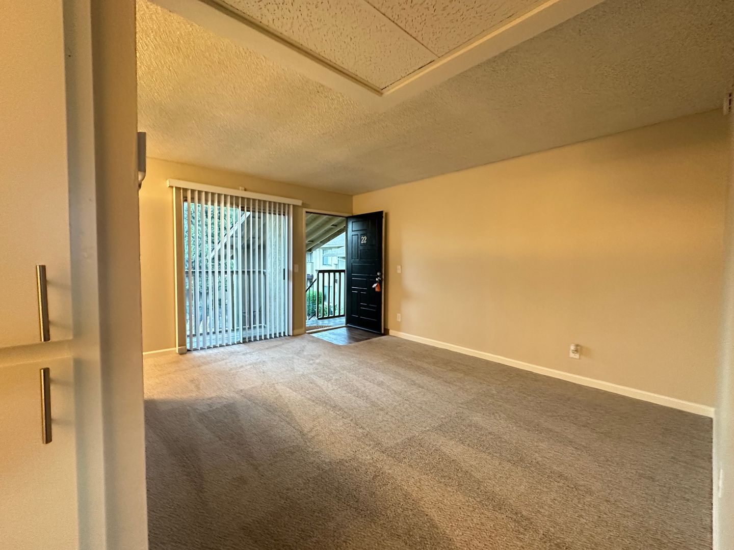 Walnut Avenue (2548) 8 of 16