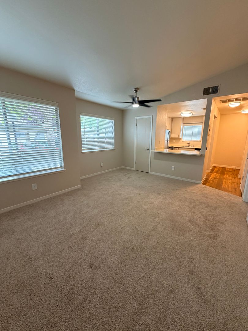 Poplar Avenue (7764) 7 of 12