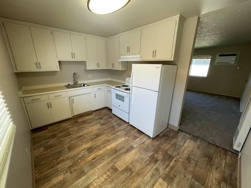 $500 Lease Signing Bonus! Huge 1 Bedroom 1 Bathroom in Boulevard Park! – photo 1