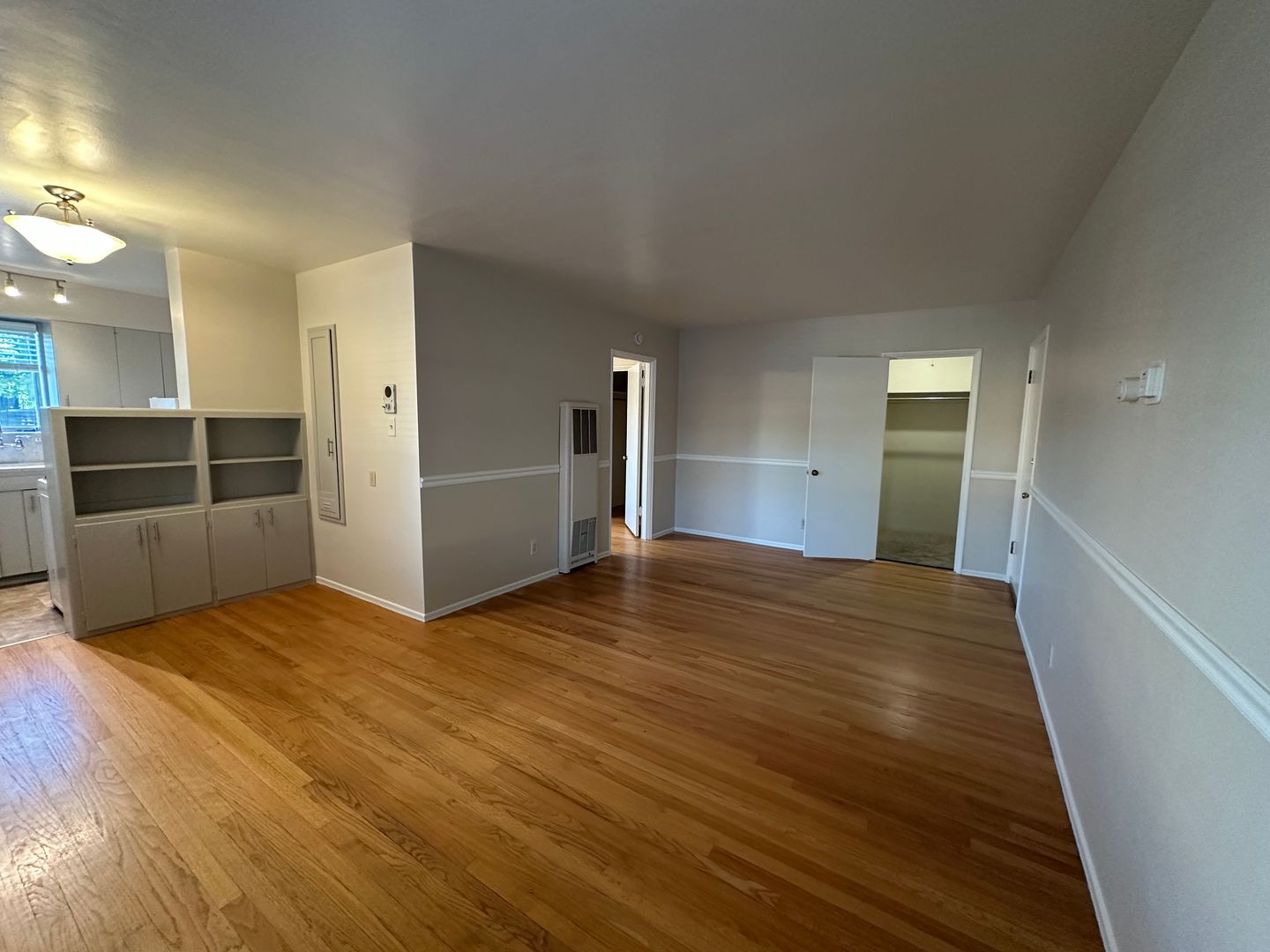 Carlson Drive (5488, 5492) 7 of 12