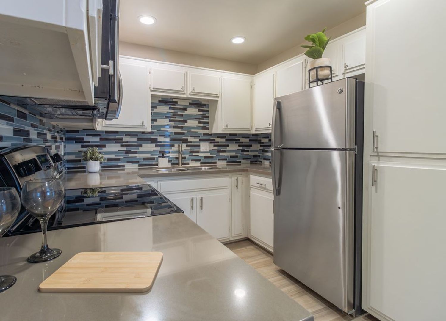 Sacramento Apartment: 2400 Q Street
