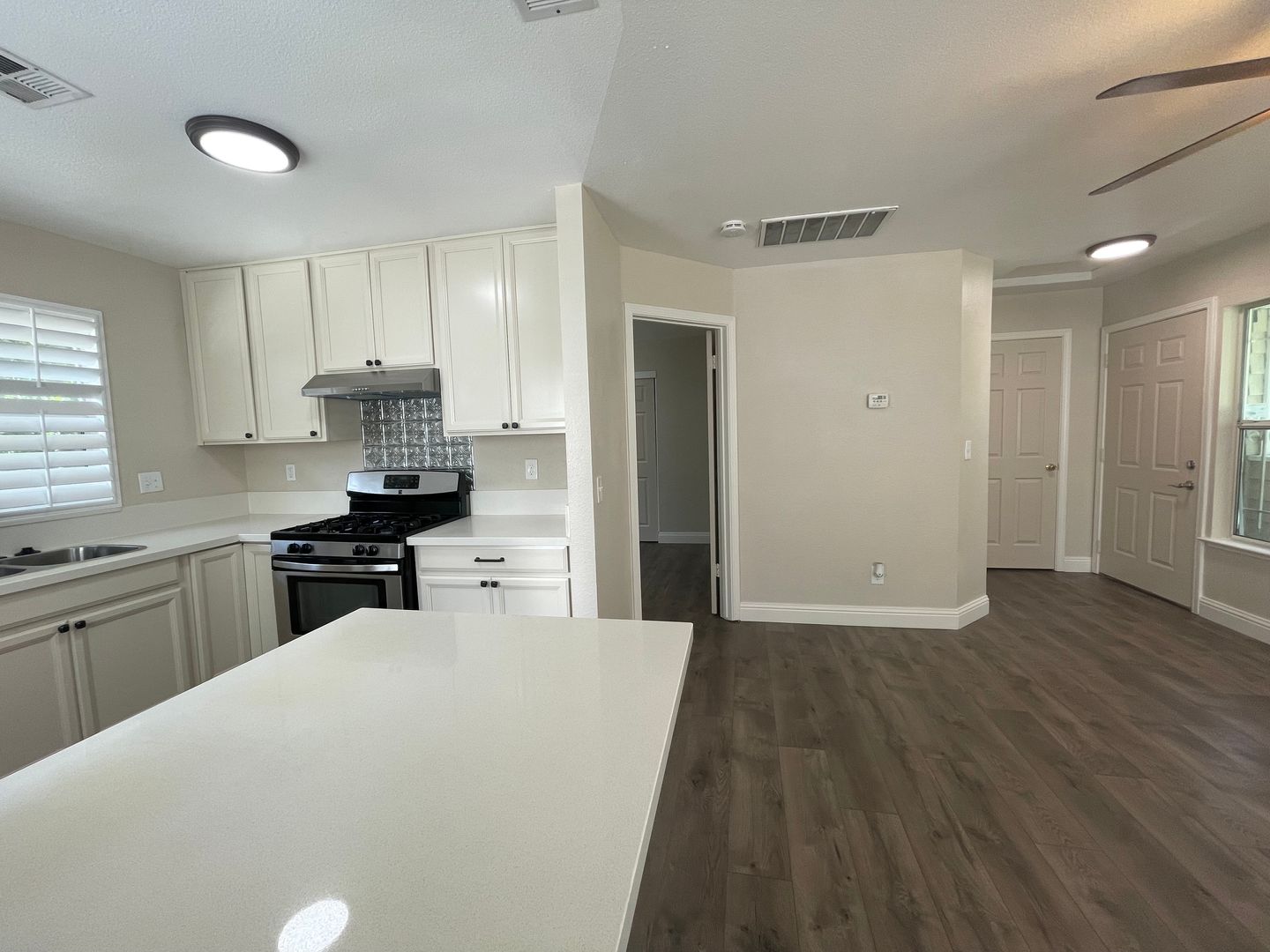 Sacramento Apartment: 1824, T Street - D