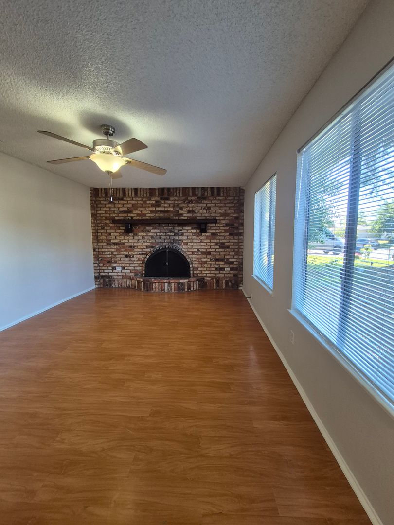 Blackthorne Way (7520) 3 of 12