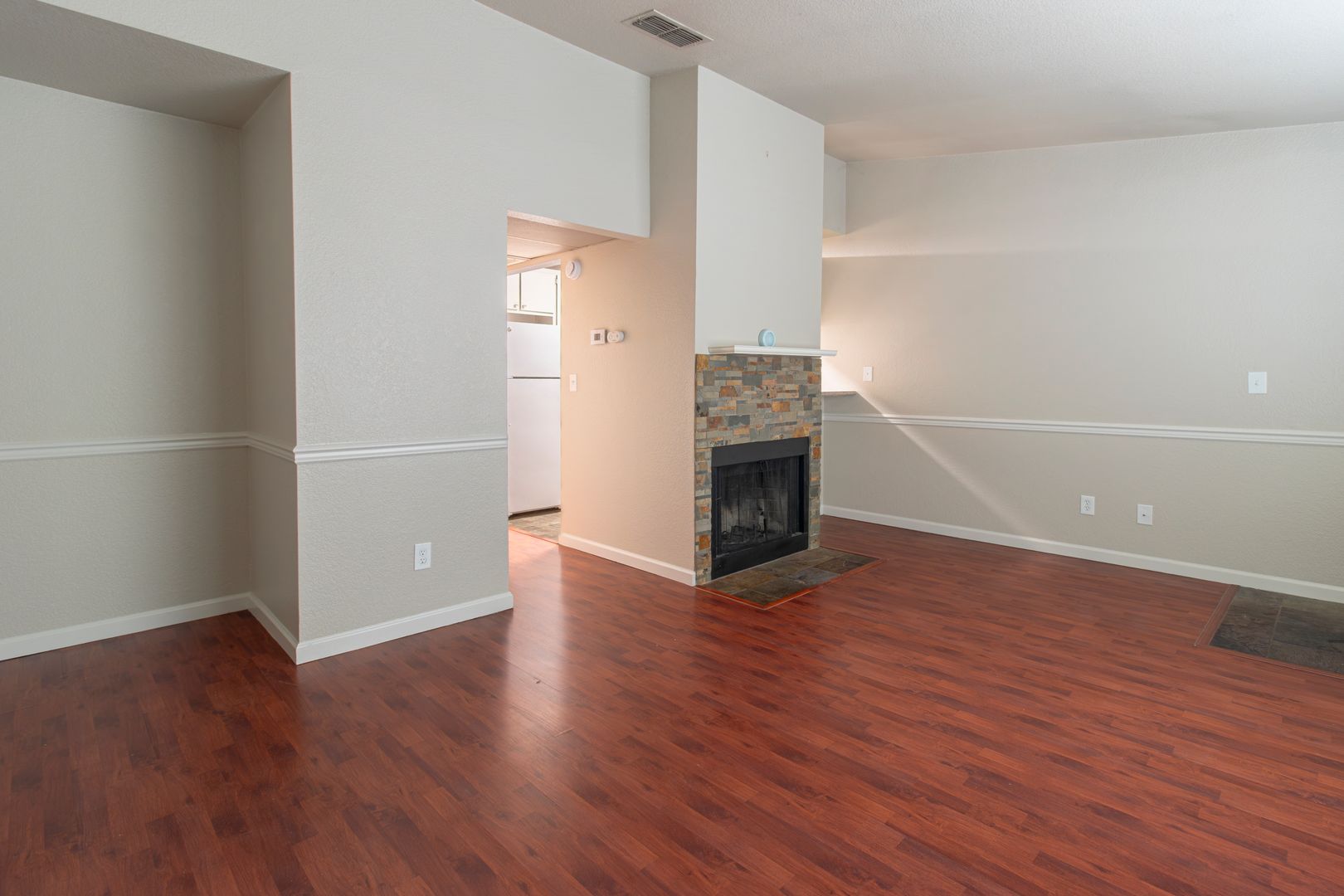 Citrus Heights Apartment: 5909-6001 Country Lane