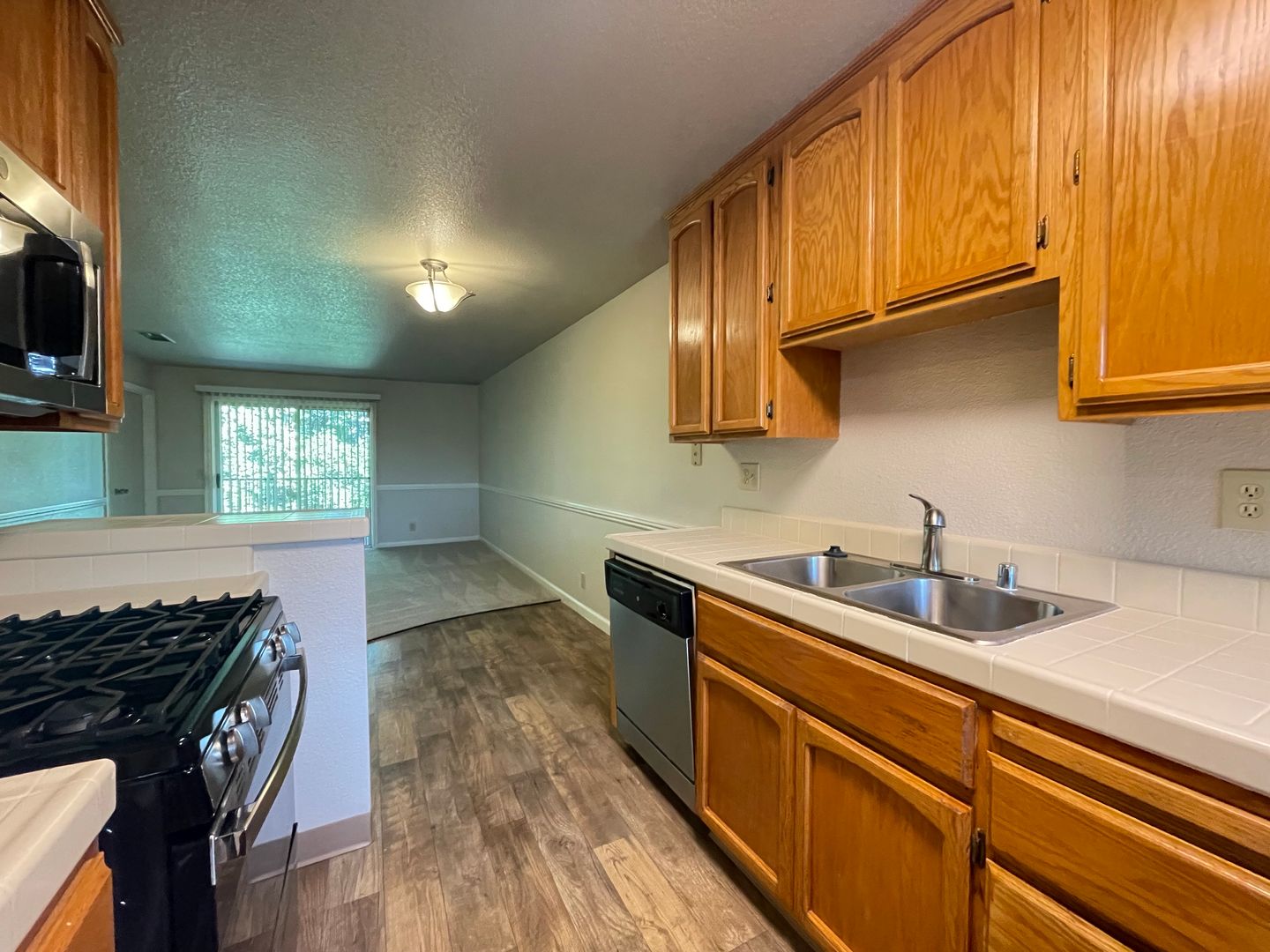 Carmichael Apartment: 5325 El Camino Ave