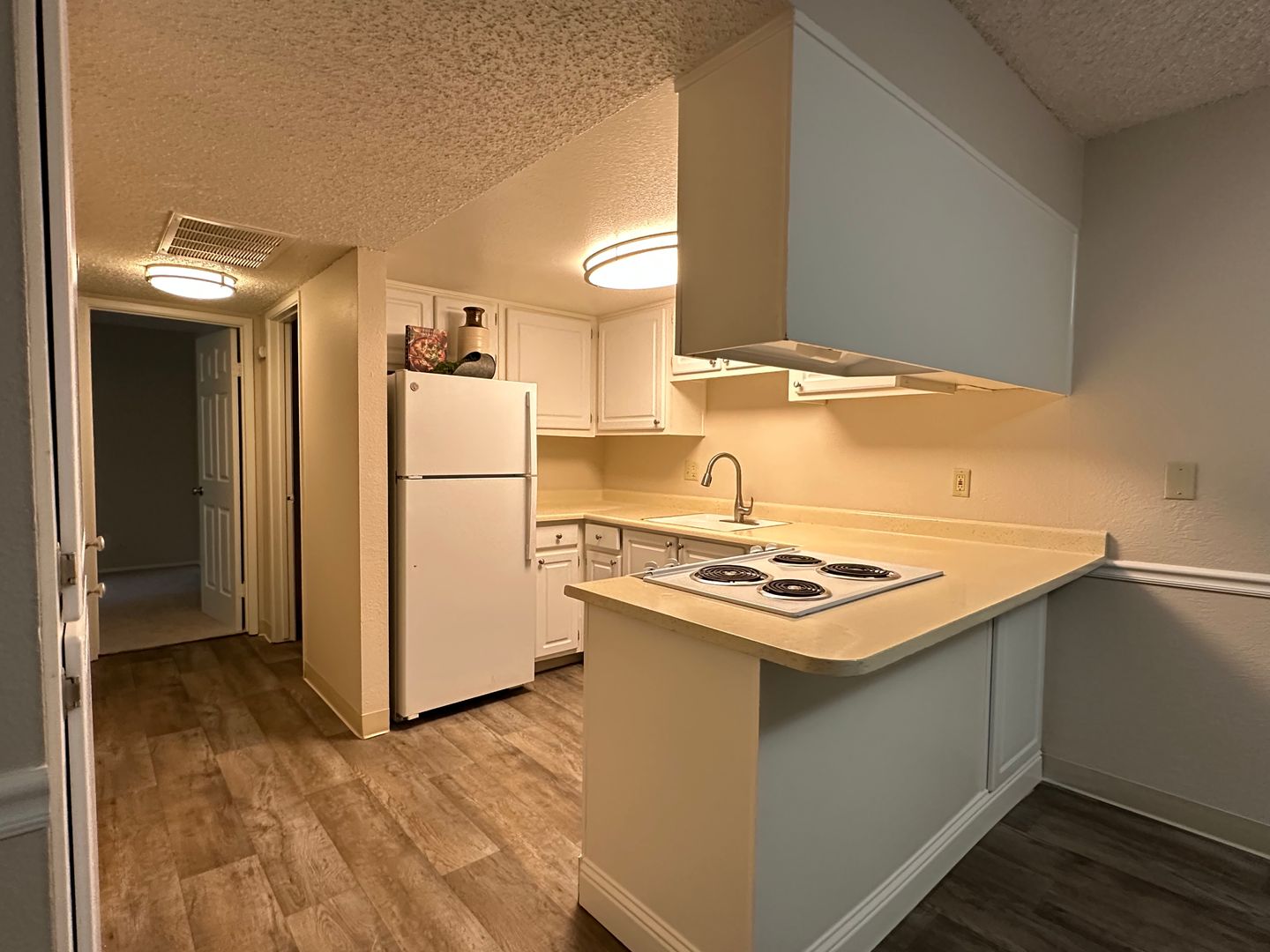 Fair Oaks Apartment: 4900-4948 Stamas Lane