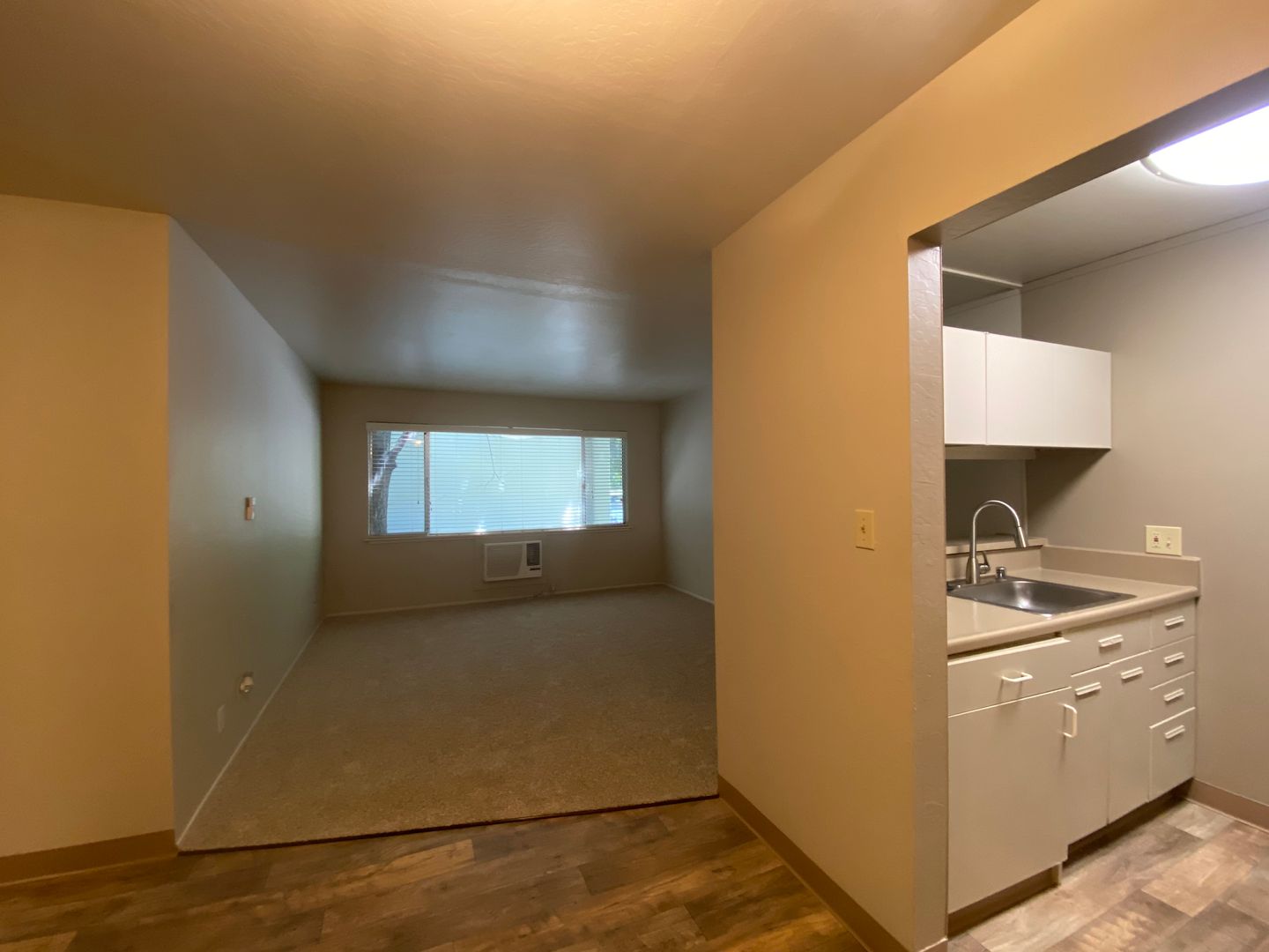 Sacramento Apartment: 2425 Capitol Avenue