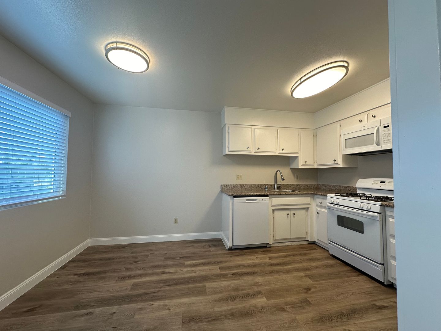 Sacramento Apartment: 5971 Lake Crest Way