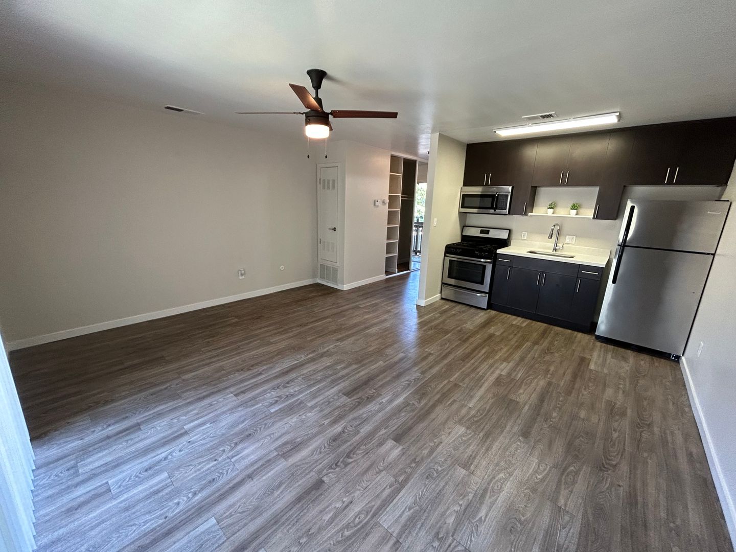 West Sacramento Apartment: 555 Douglas Street